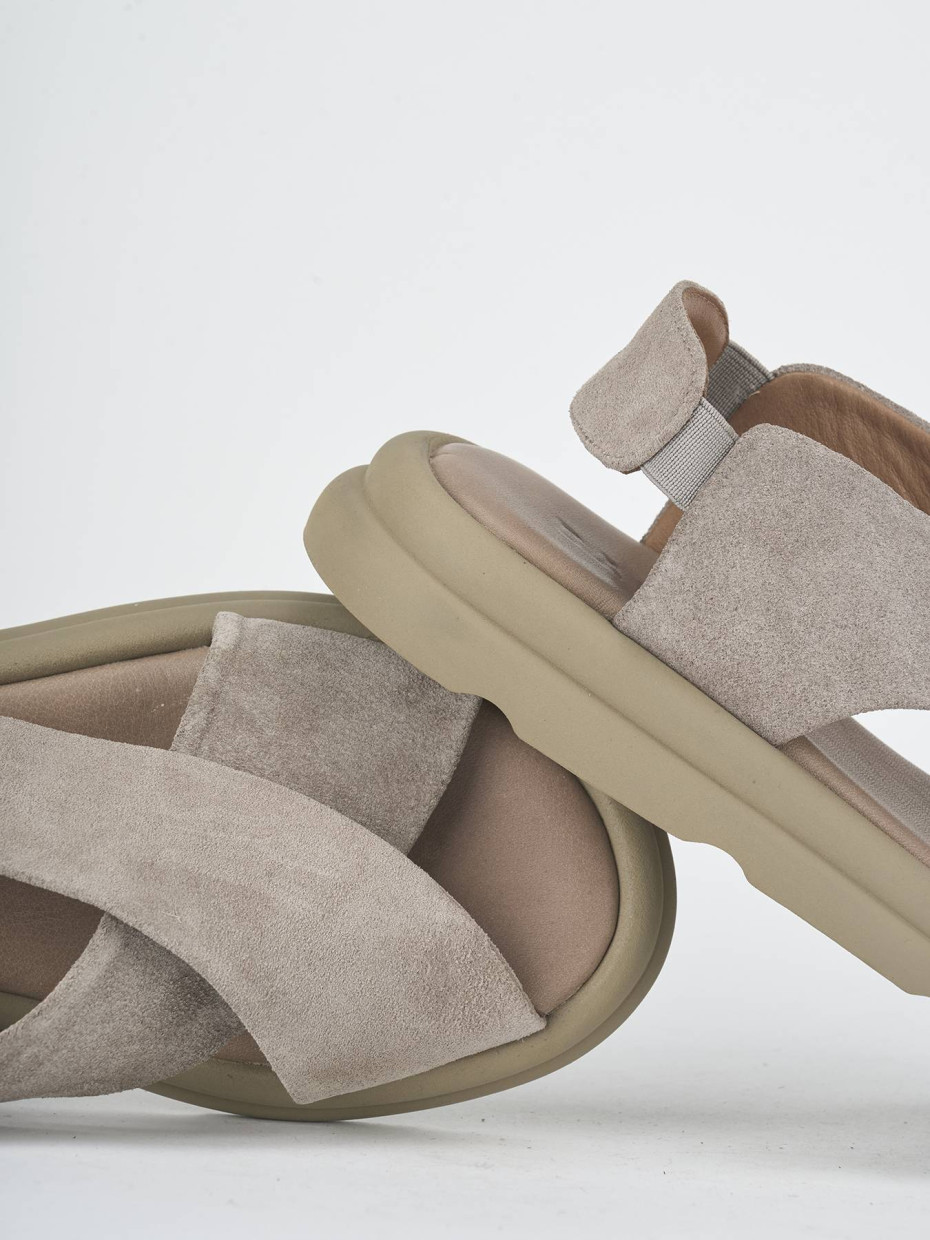 Sandalias de tacón bajo tacón 3 cm beis ante