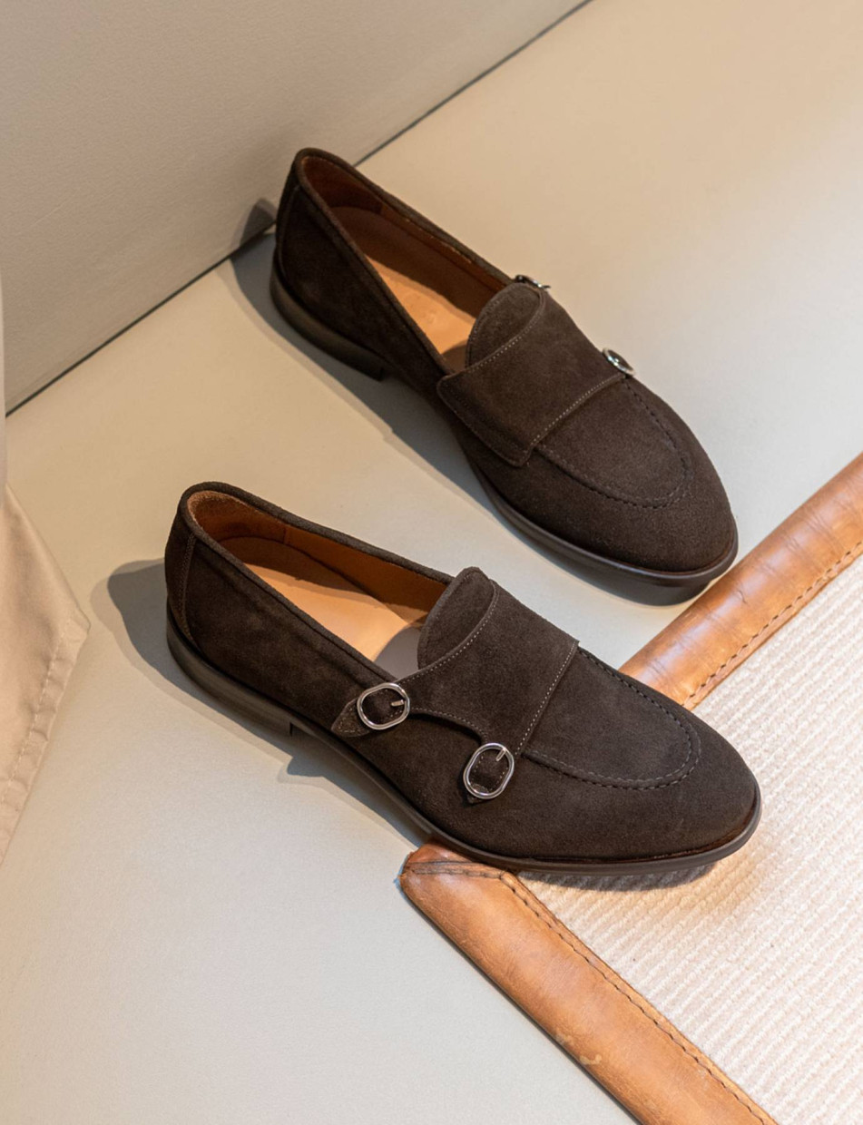 Lace-up shoes dark brown suede