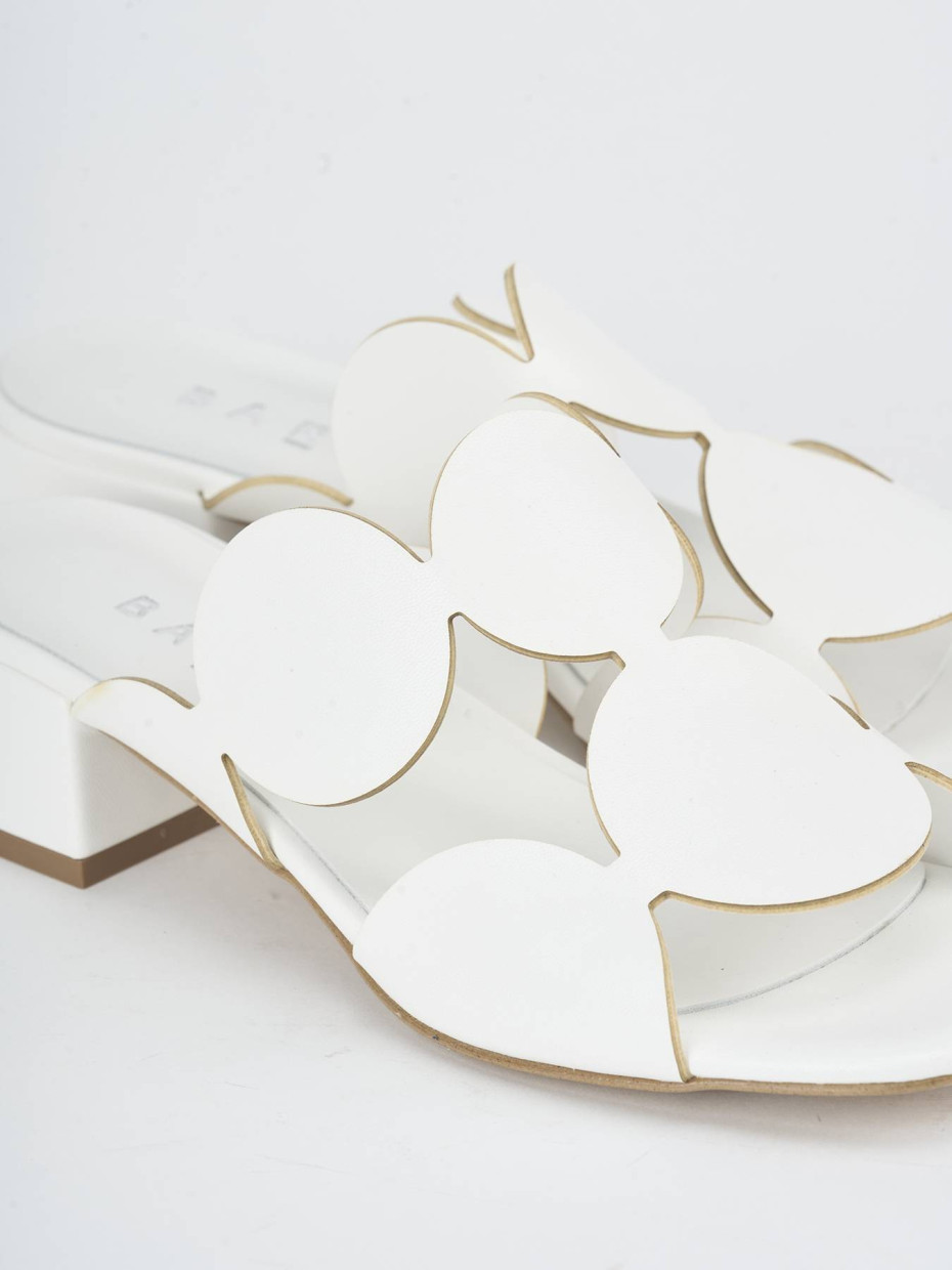 Slippers heel 3 cm white leather