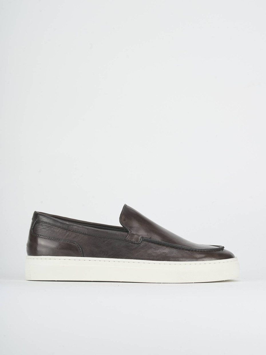 Mocasines marrón oscuro cuero