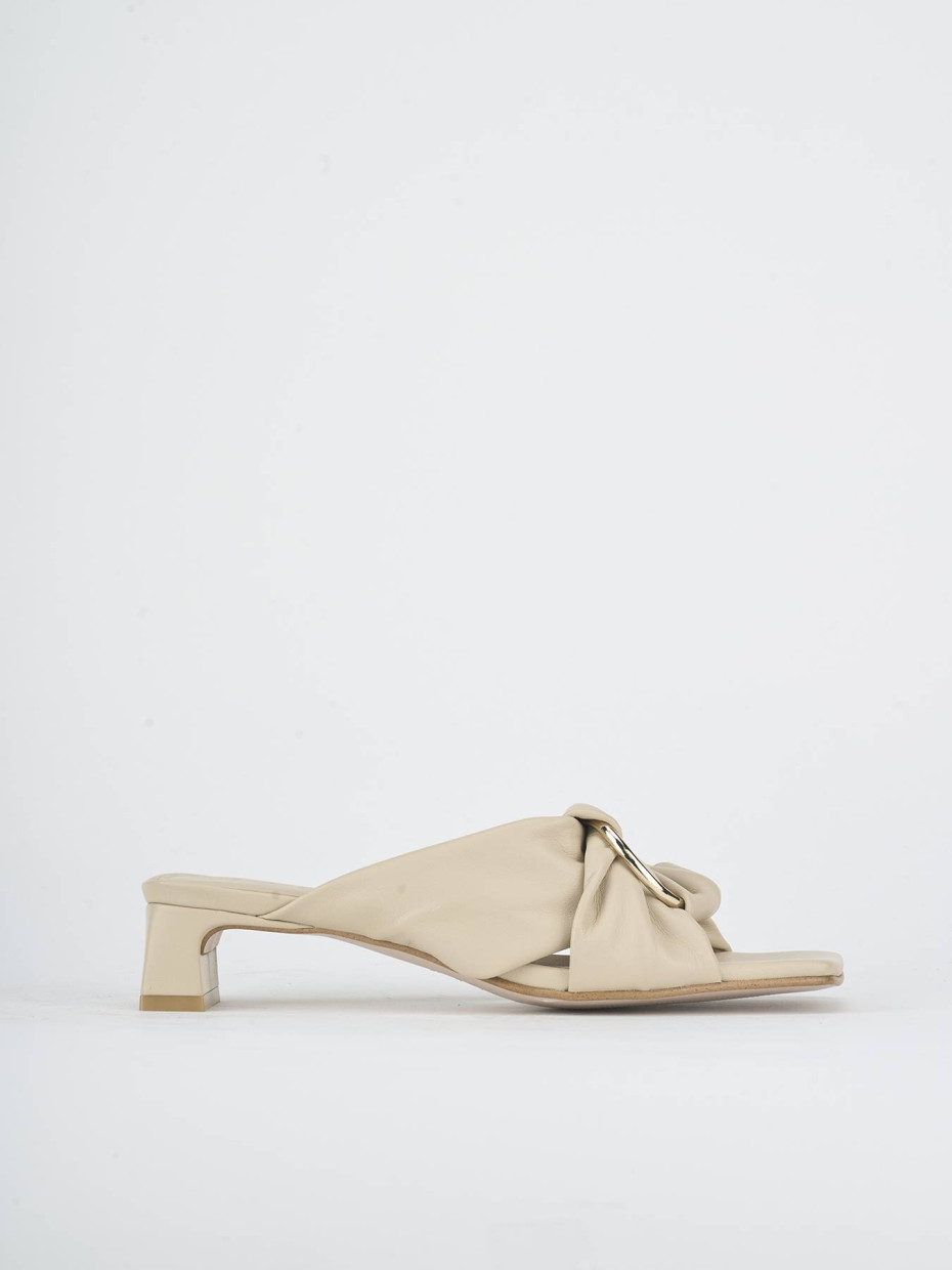 Mules tacón 4 cm beis cuero