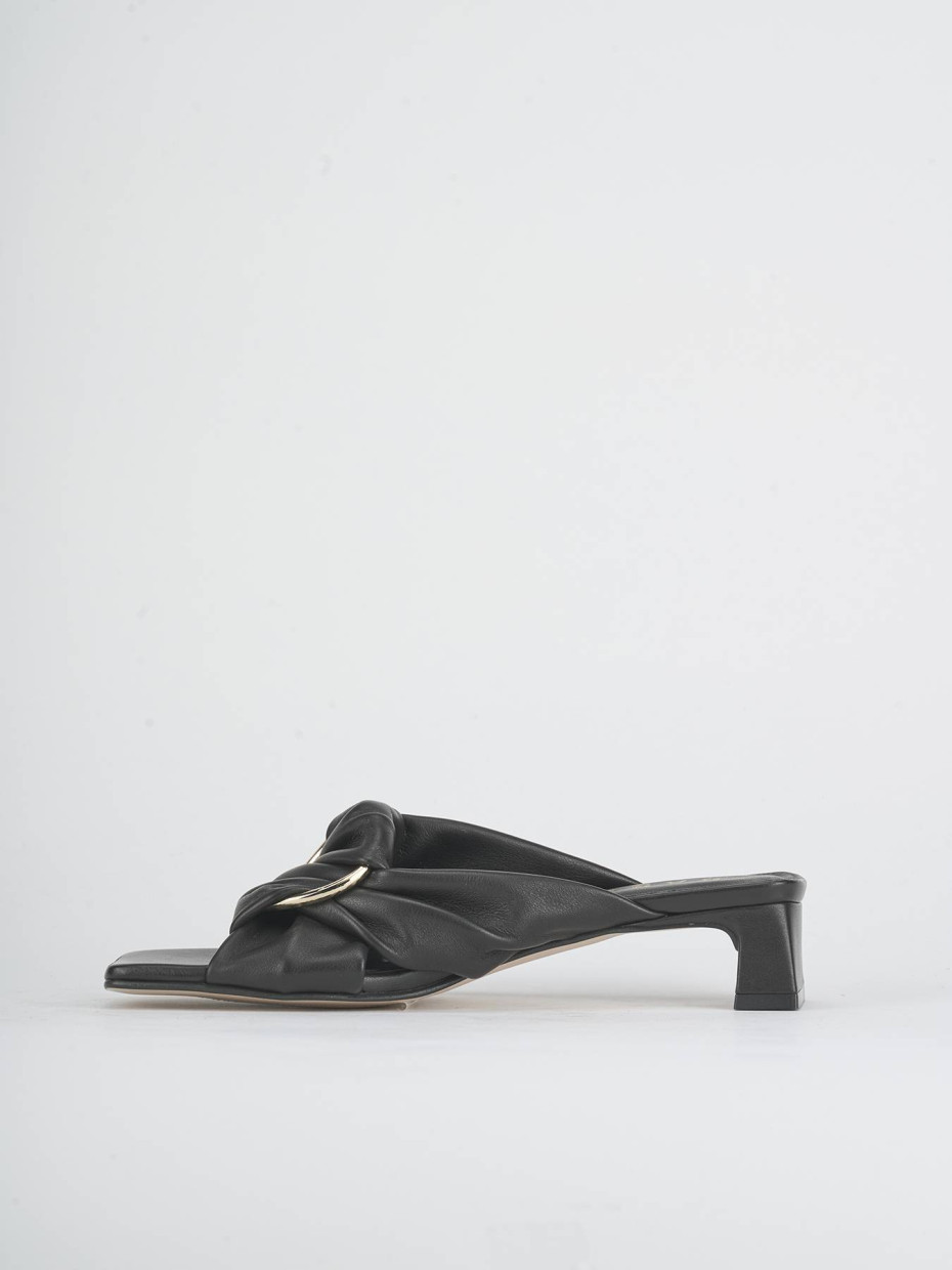 Slippers heel 4 cm black leather