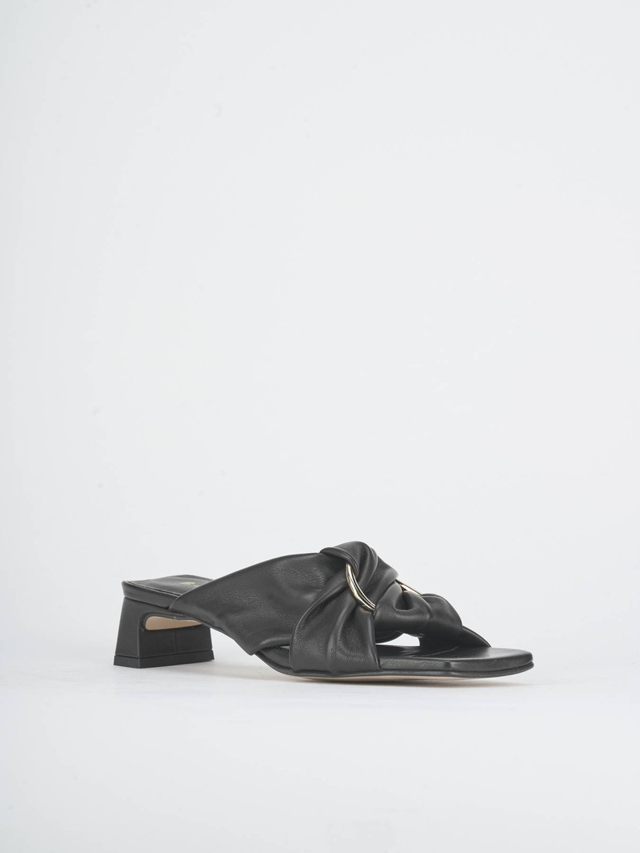 Slippers heel 4 cm black leather