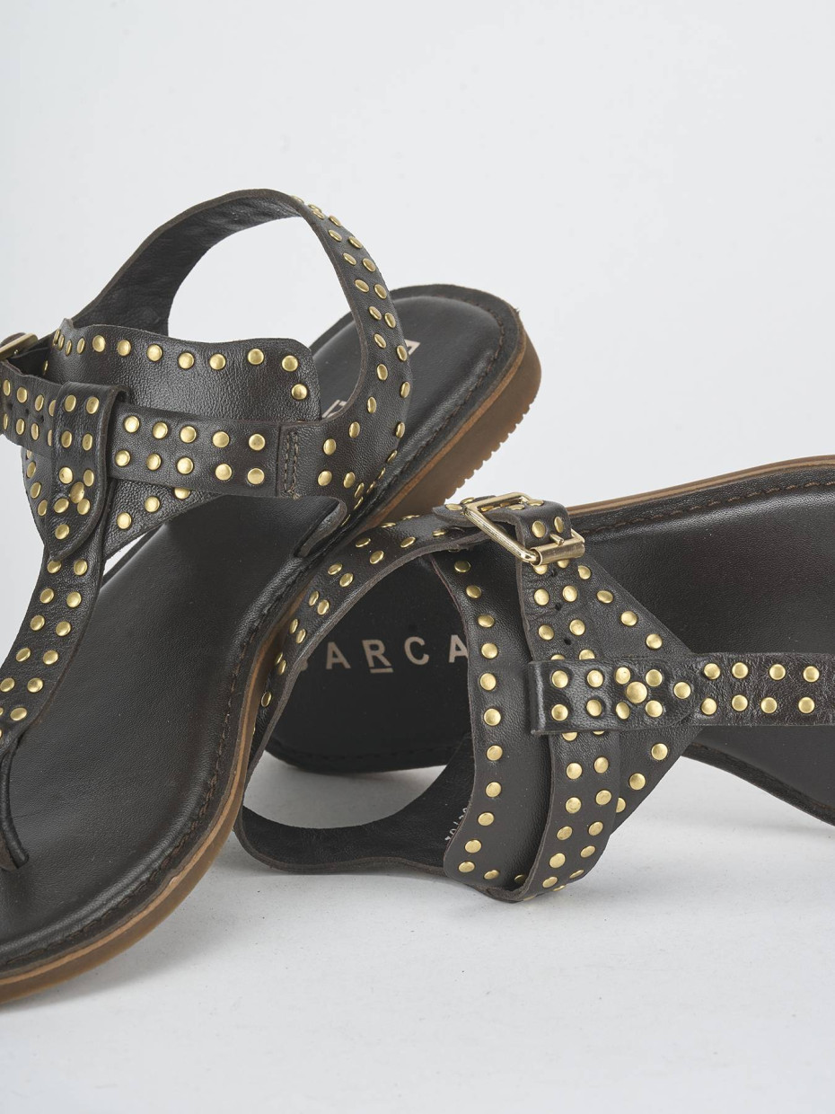 Sandalias de tacón bajo tacón 1 cm marrón oscuro cuero