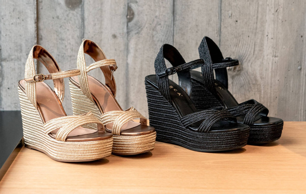 Wedge heels heel 13 cm black fabric