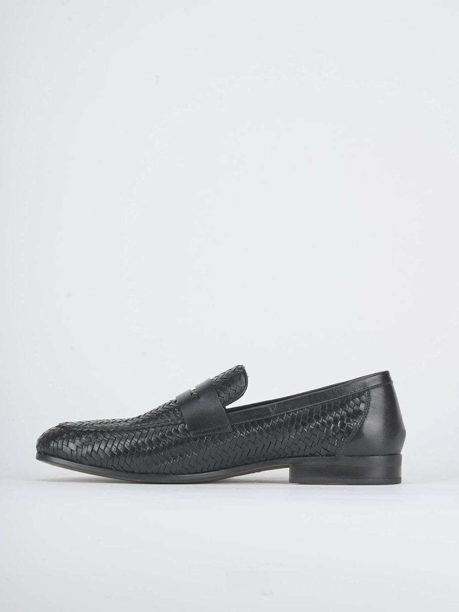 Mocasines negro cuero