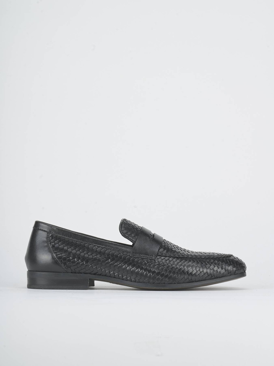 Mocasines negro cuero