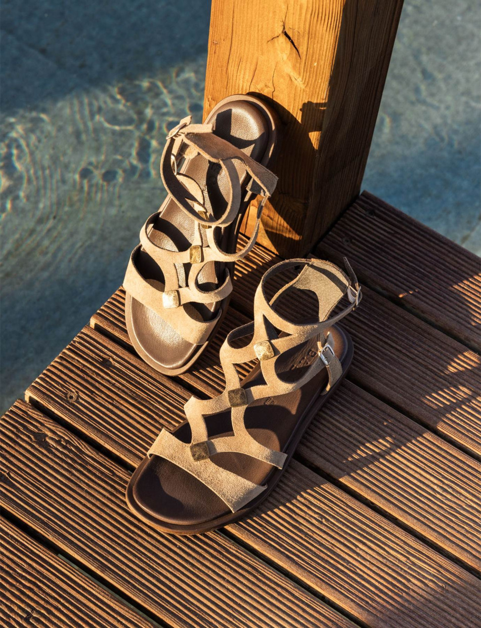 Sandali tacco 1cm camoscio beige