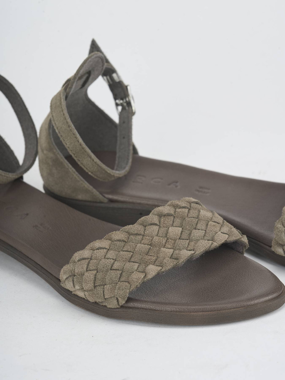 Sandalias de tacón bajo tacón 1 cm beis ante