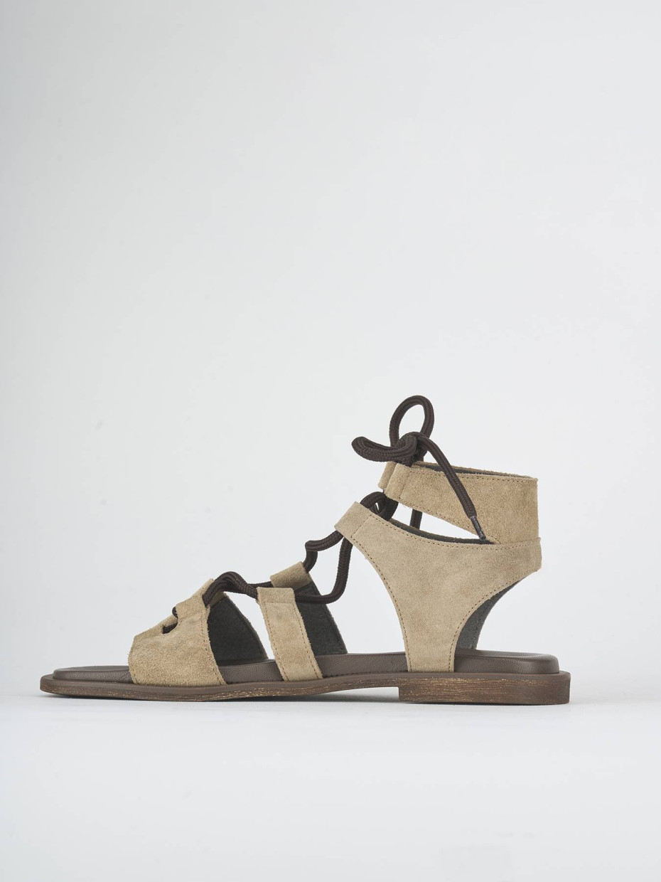 Sandalias de tacón bajo tacón 1 cm beis ante
