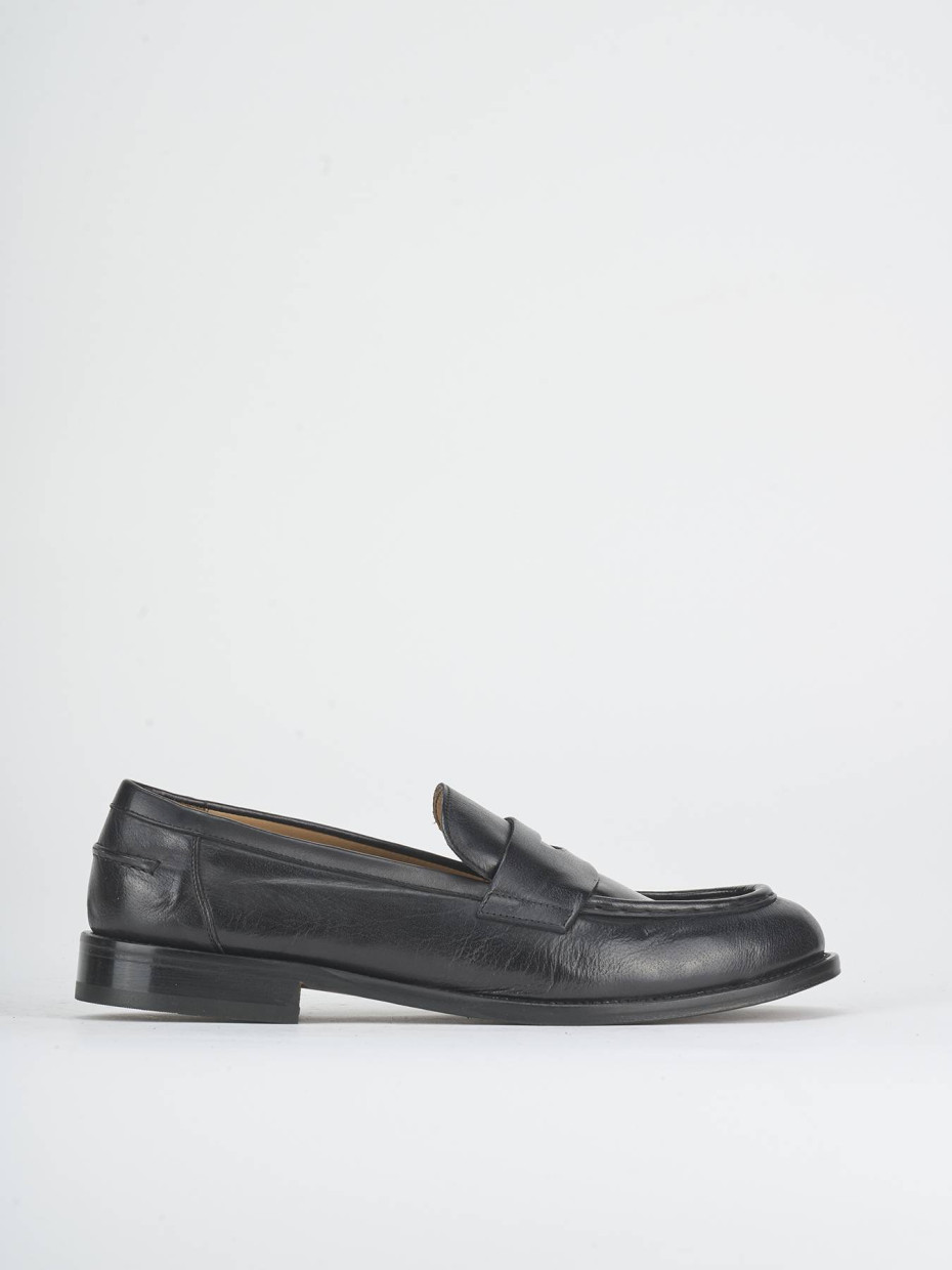 Mocasines negro cuero