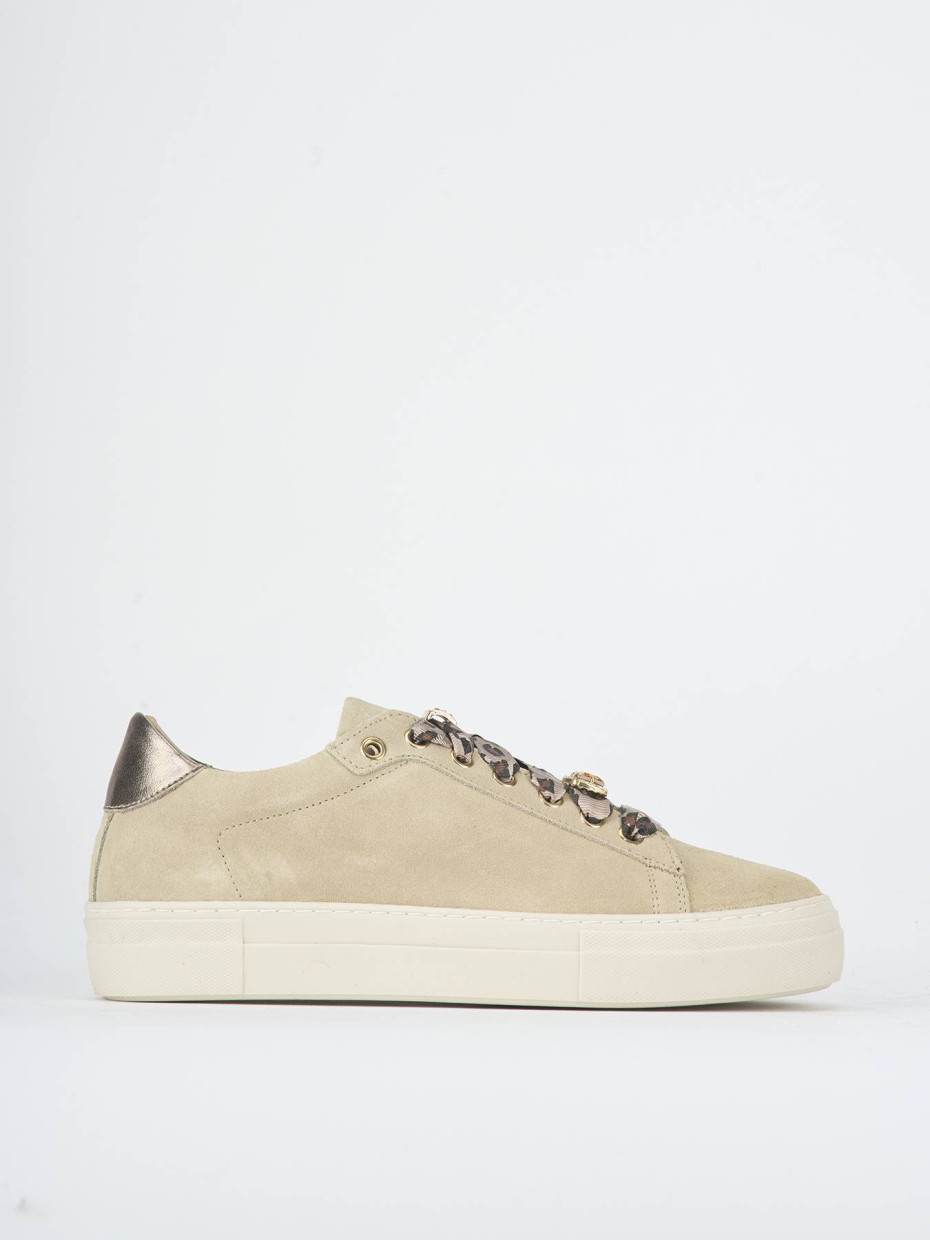 Sneakers brown suede