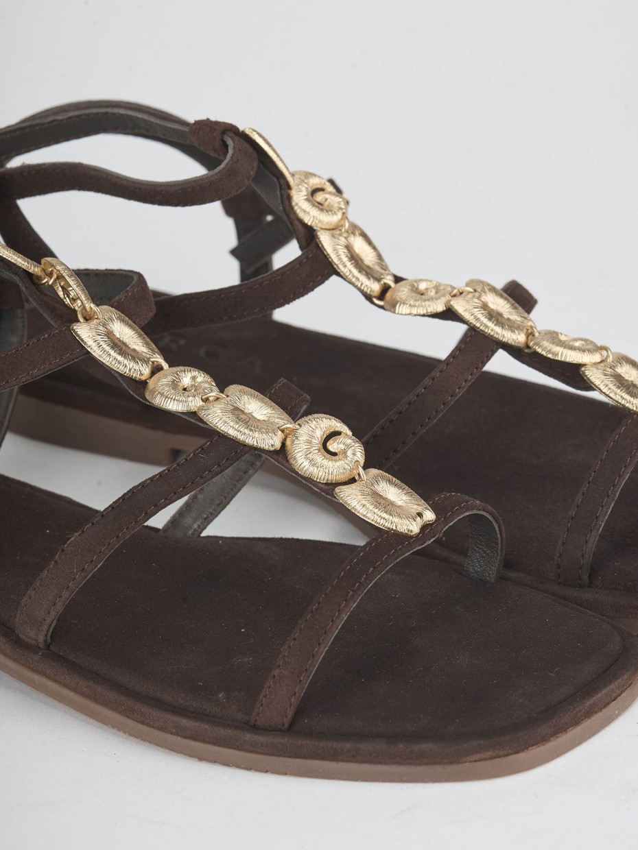 Sandalias de tacón bajo tacón 1 cm marrón oscuro ante