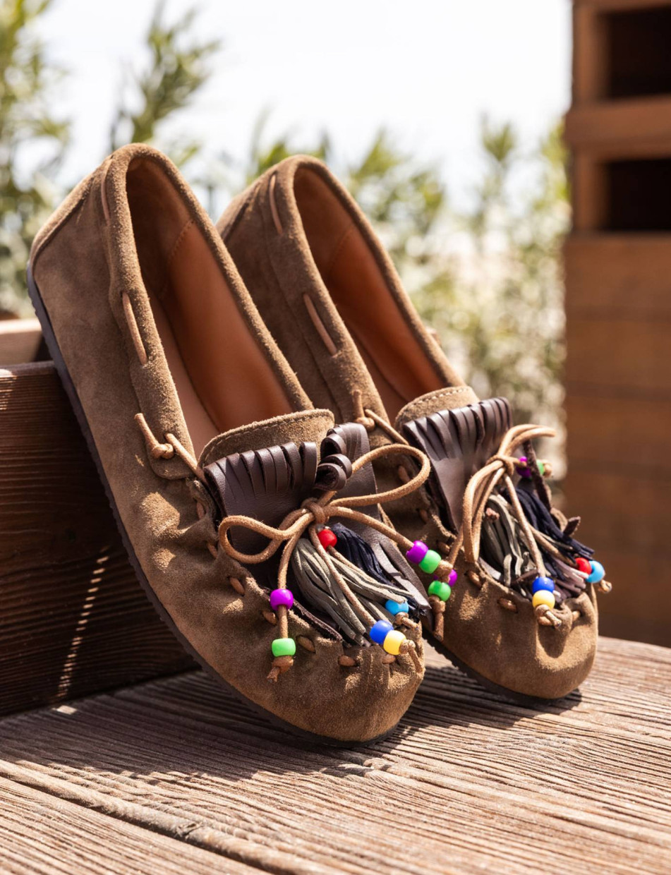 Mocasines tacón 1 cm beis ante