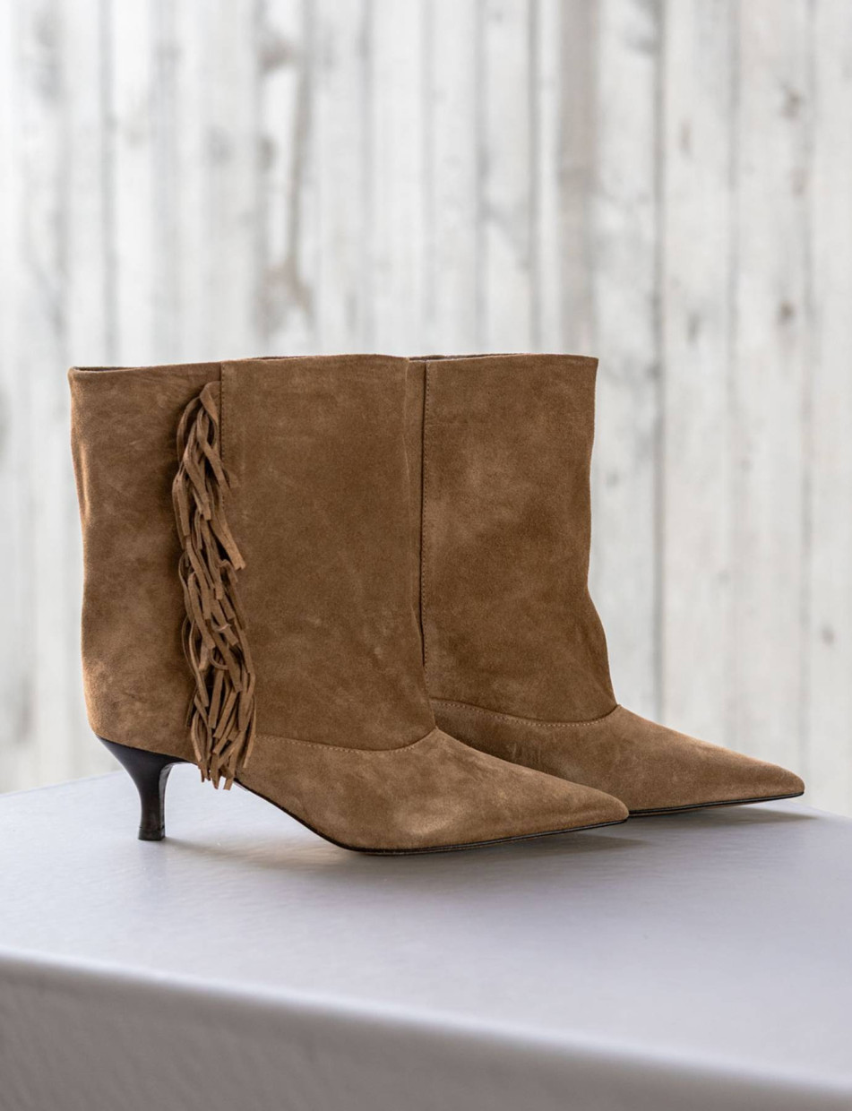 Stivaletti tacco 5cm camoscio beige