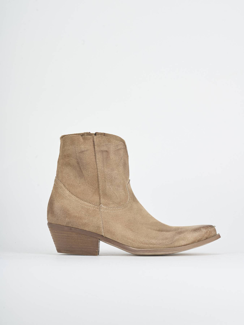 Botines de tacón bajo tacón 4 cm beis ante
