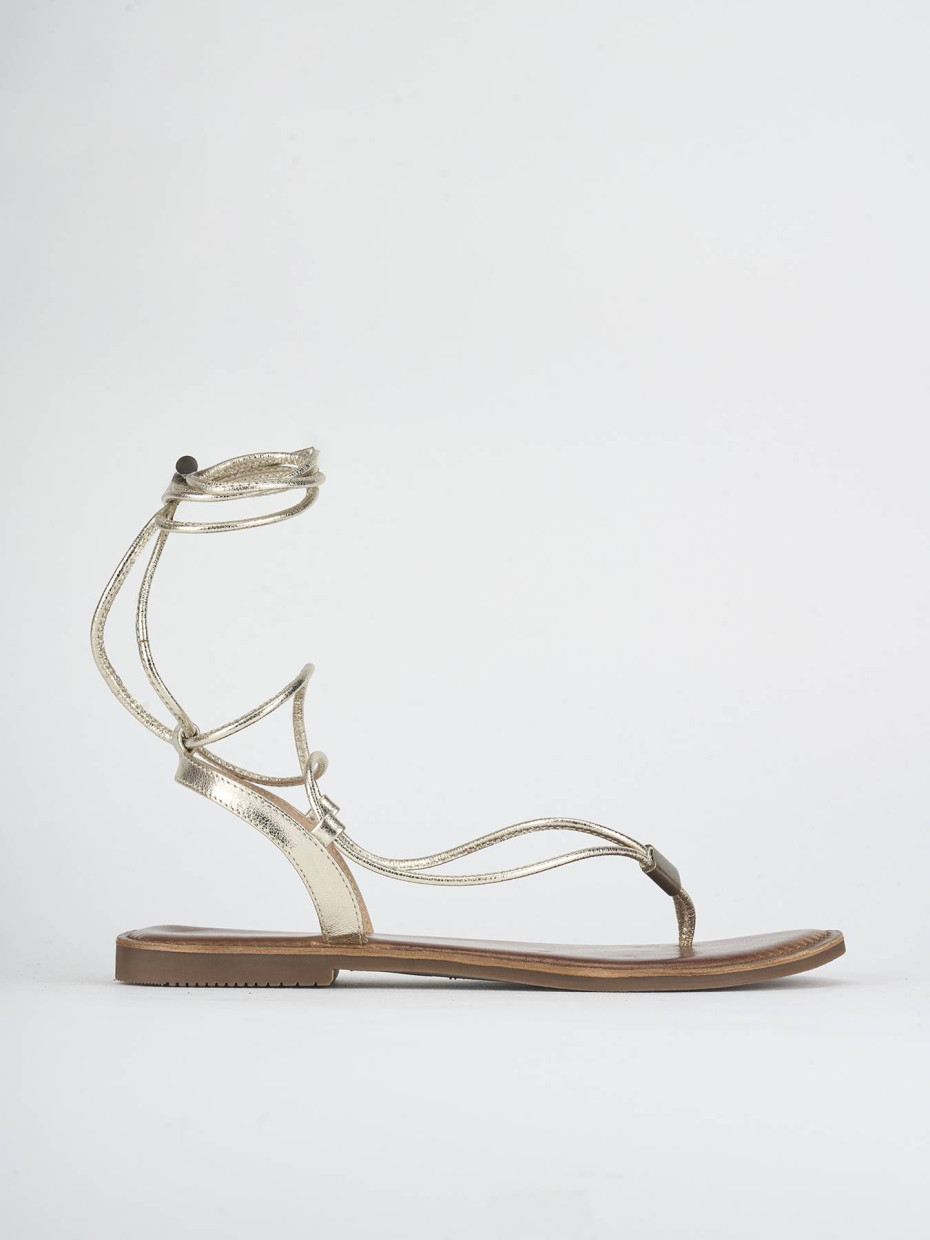 Sandalias de tacón bajo tacón 1 cm oro laminado