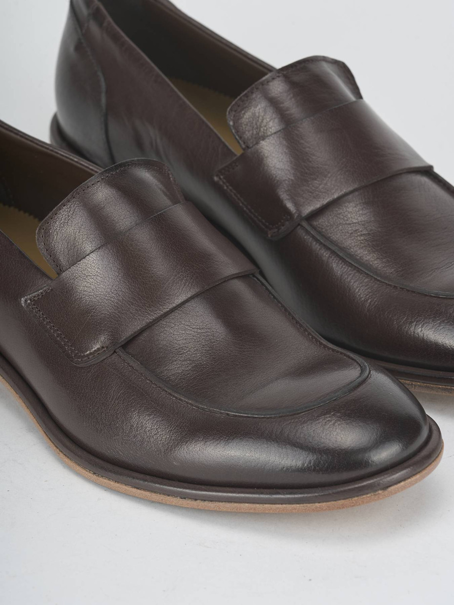 Loafers dark brown leather