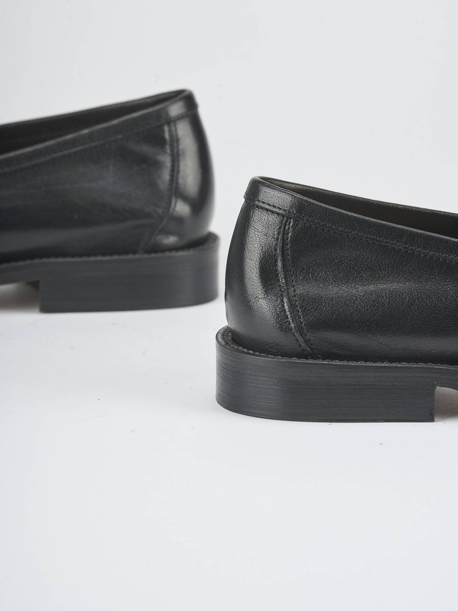 Mocasines negro cuero