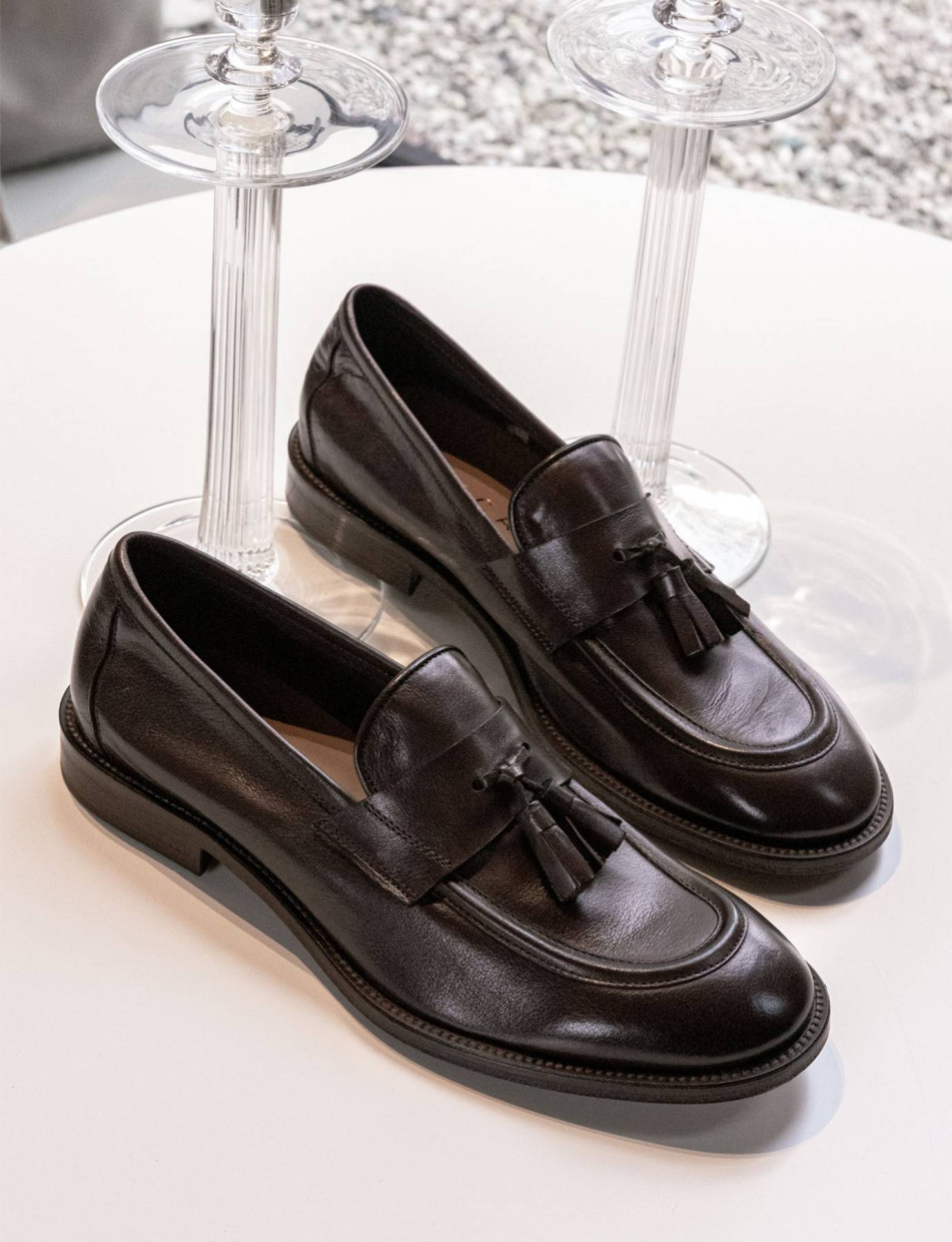 Mocasines marrón oscuro cuero