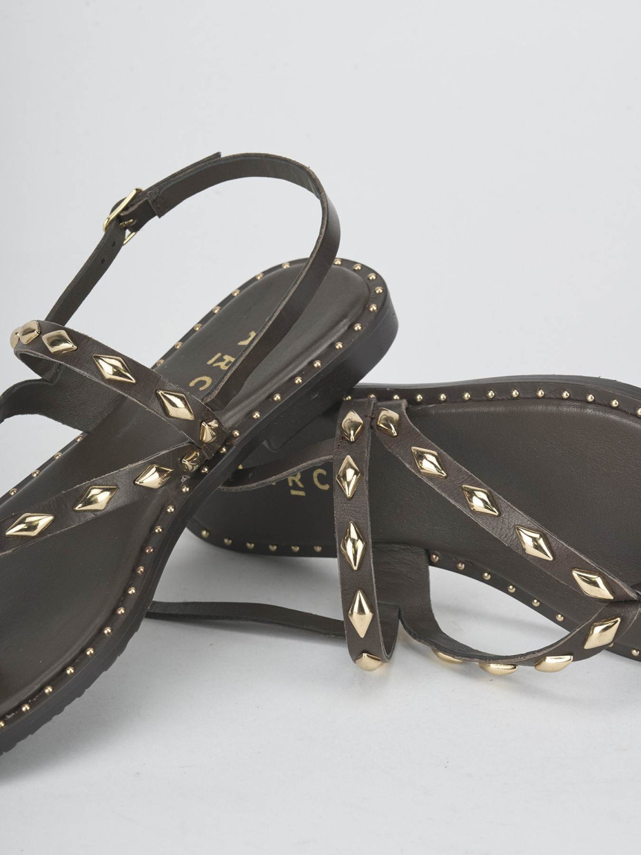 Sandalias de tacón bajo tacón 1 cm marrón oscuro cuero