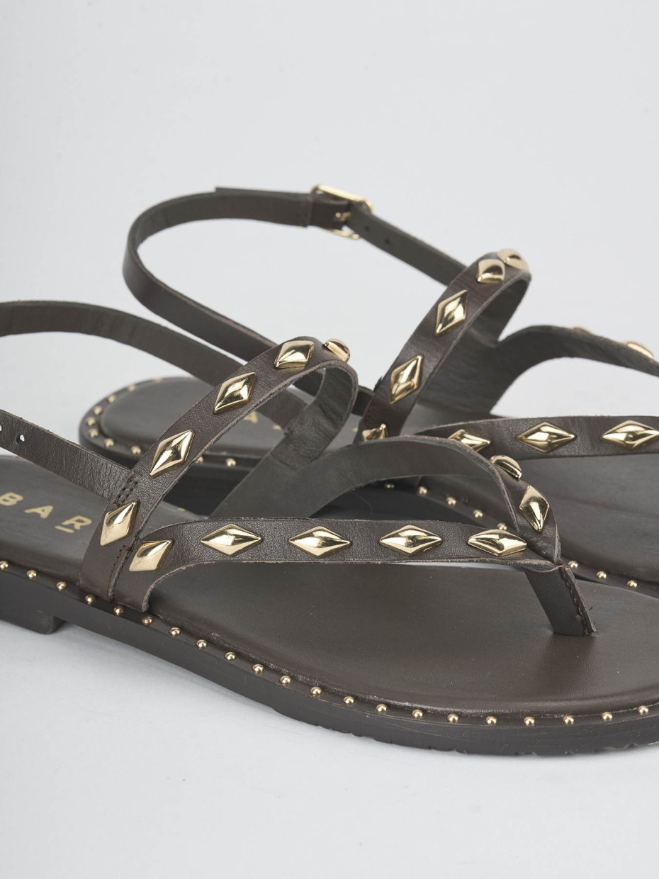 Sandalias de tacón bajo tacón 1 cm marrón oscuro cuero