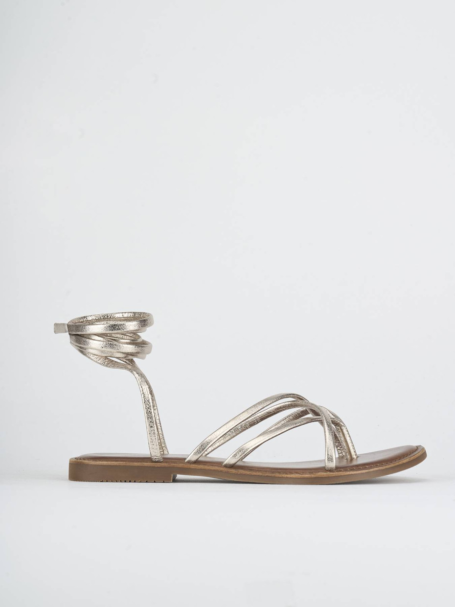Sandalias de tacón bajo tacón 1 cm oro laminado