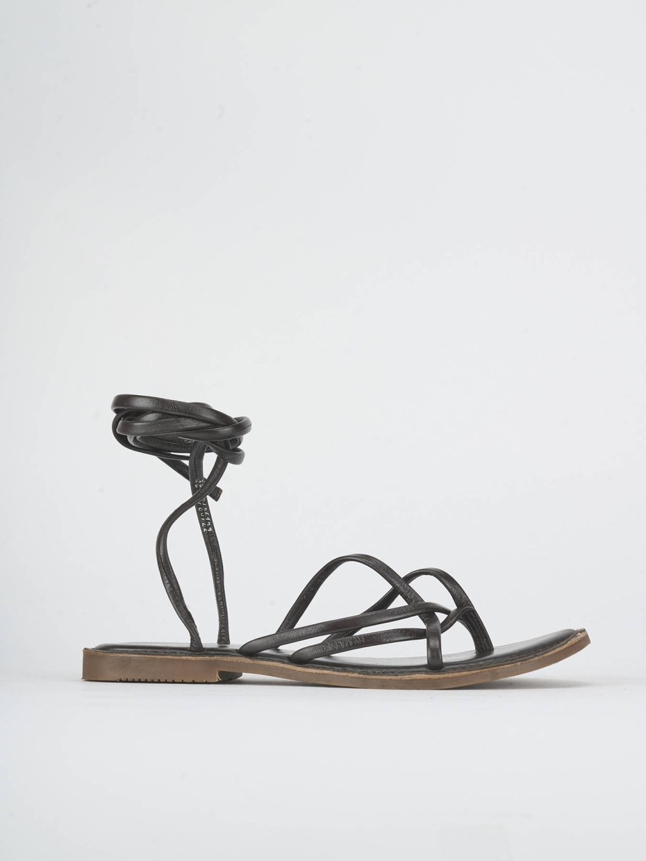 Sandalias de tacón bajo tacón 1 cm marrón oscuro cuero