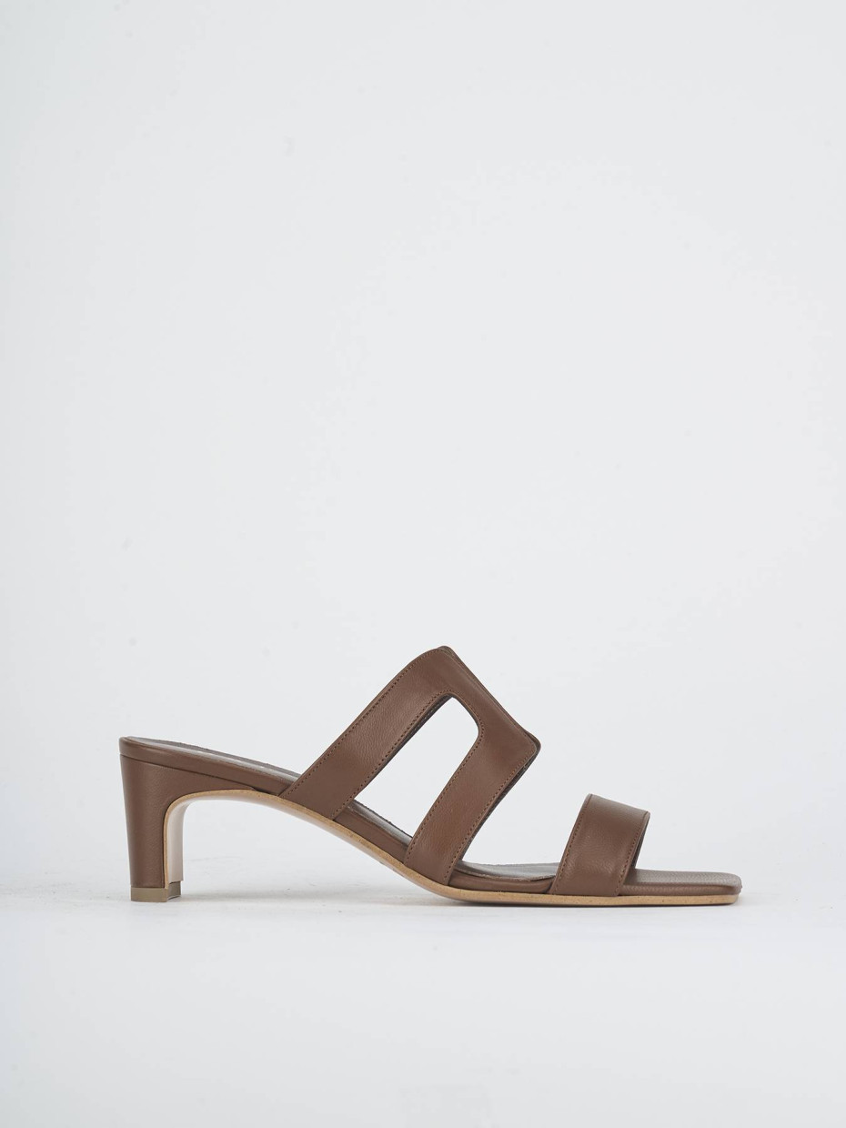 Slippers heel 6 cm brown leather