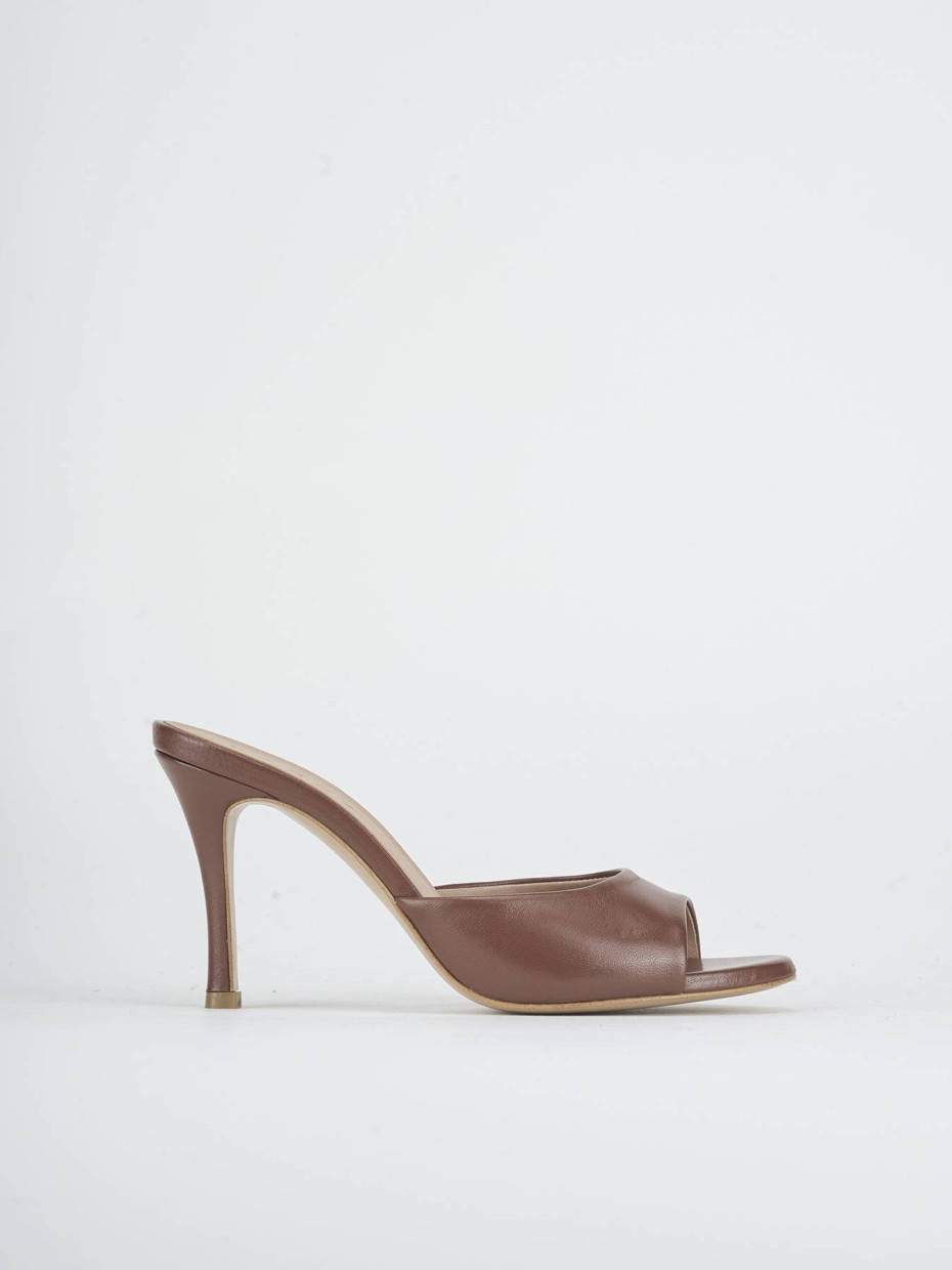 Mules tacón 9 cm marrón cuero