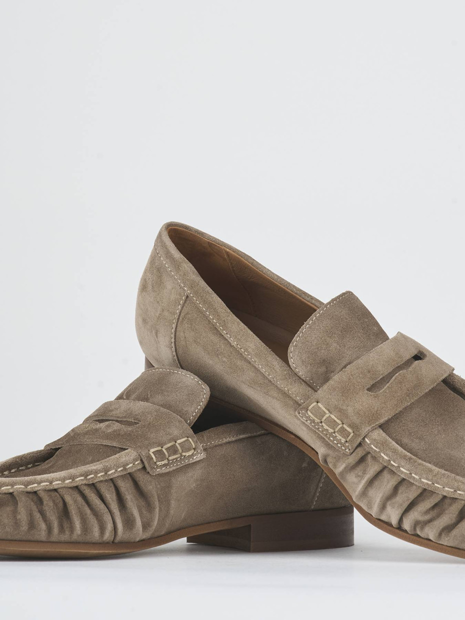 Mocasines tacón 1 cm beis ante