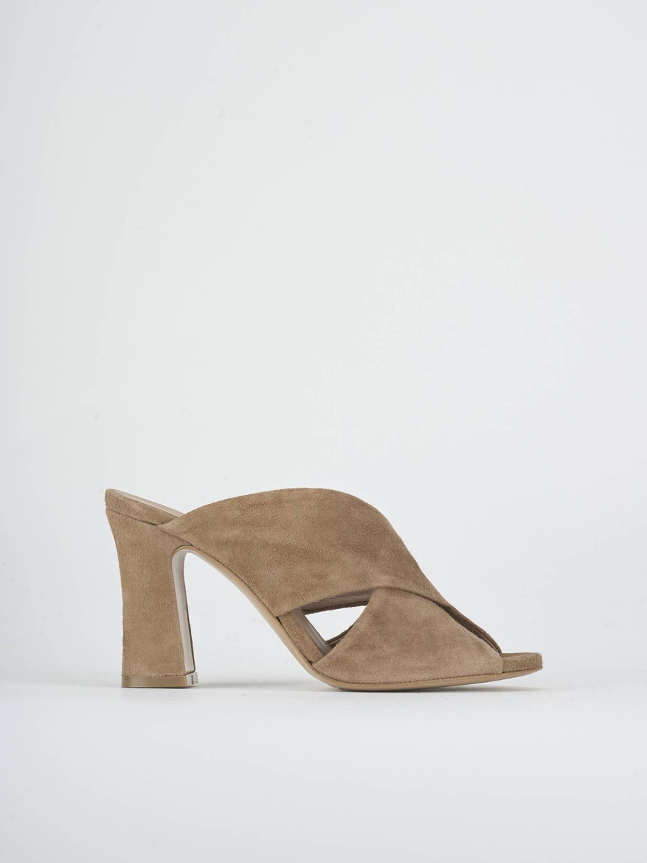 Mules tacón 9 cm marrón ante