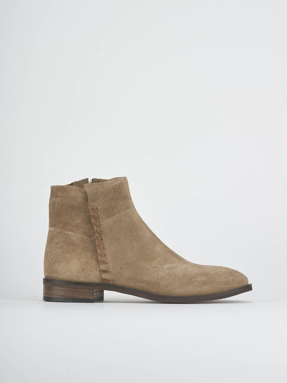 Botines de tacón bajo tacón 1 cm marrón ante