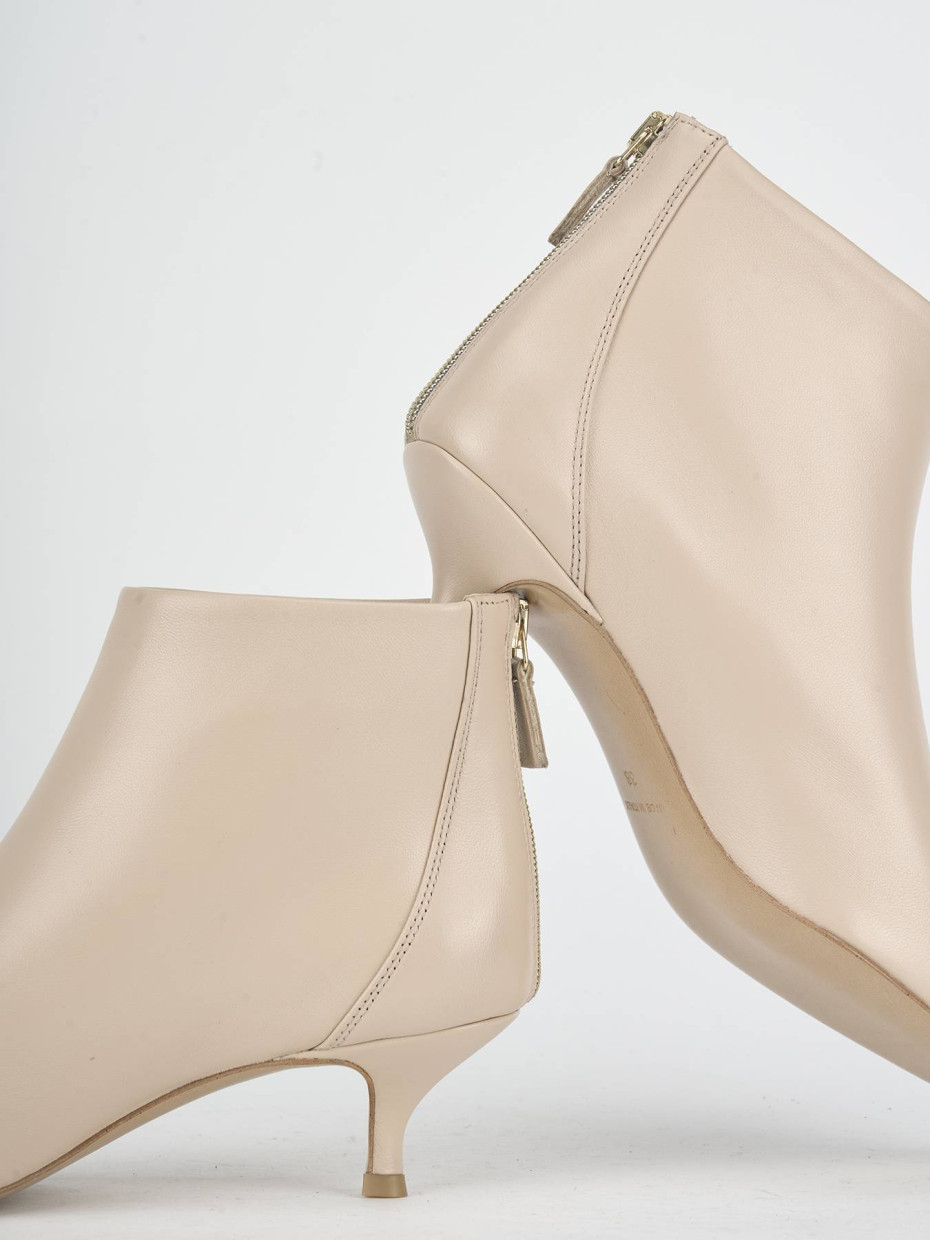Stivaletti tacco 5cm pelle beige