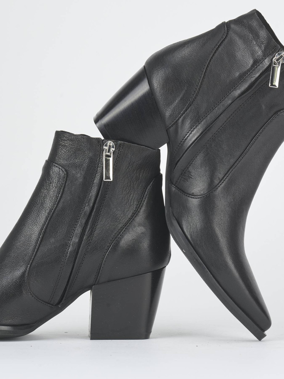 Botines de tacón alto tacón 7 cm negro cuero