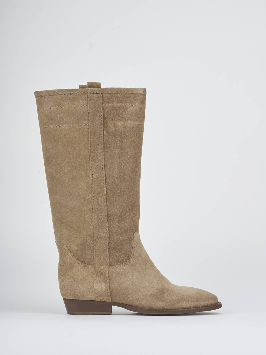 Low heel boots heel 2 cm beige suede