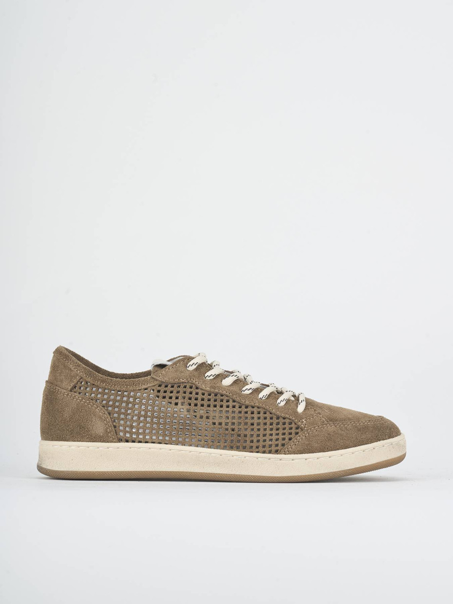 Sneakers brown suede