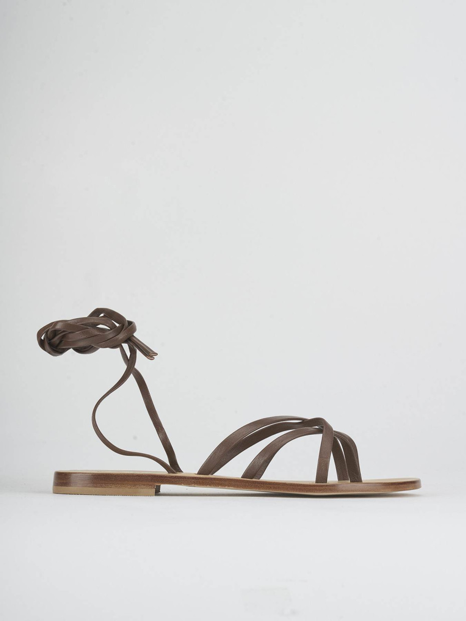 Sandalias de tacón bajo tacón 1 cm marrón oscuro cuero