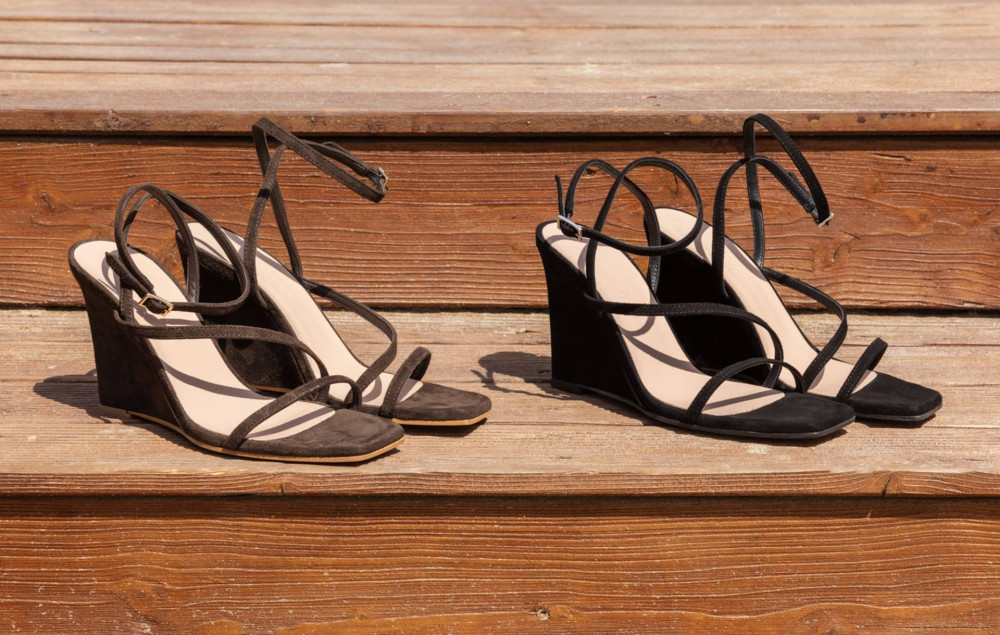 Wedge heels heel 9 cm black suede