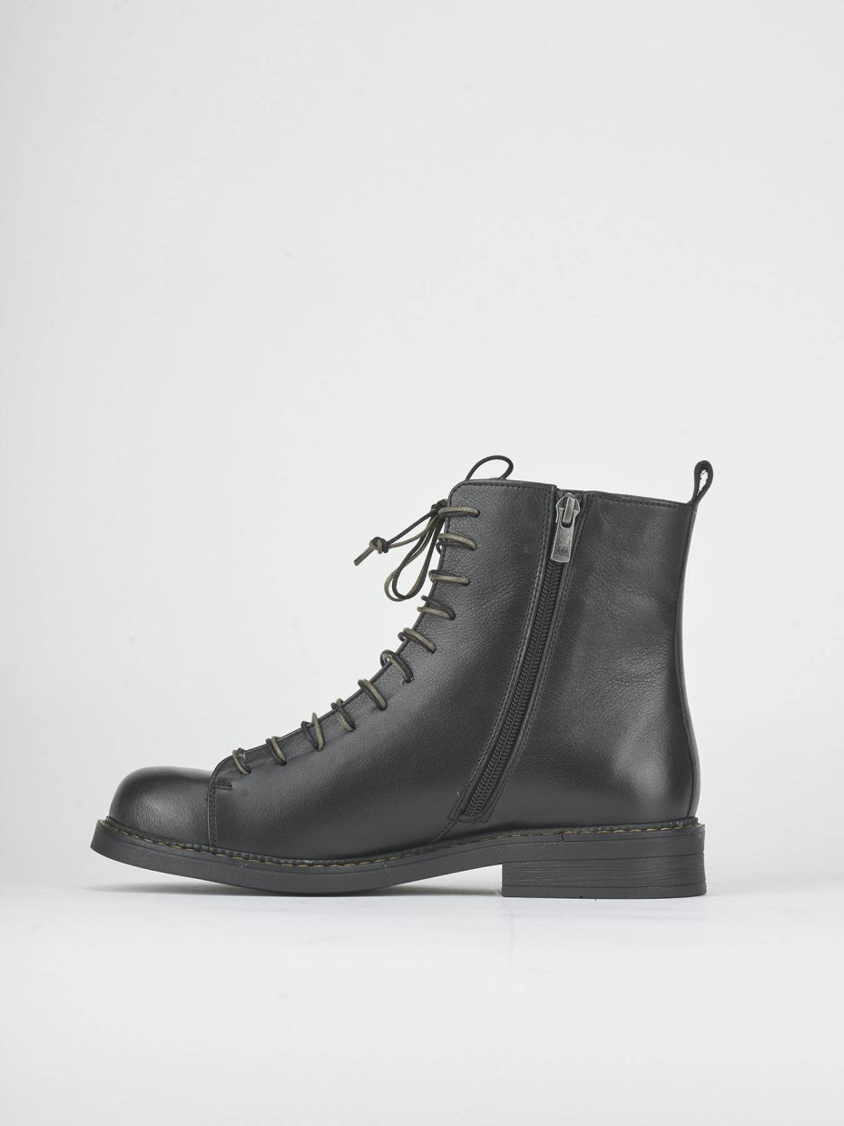 Anfibi tacco 1cm pelle nero