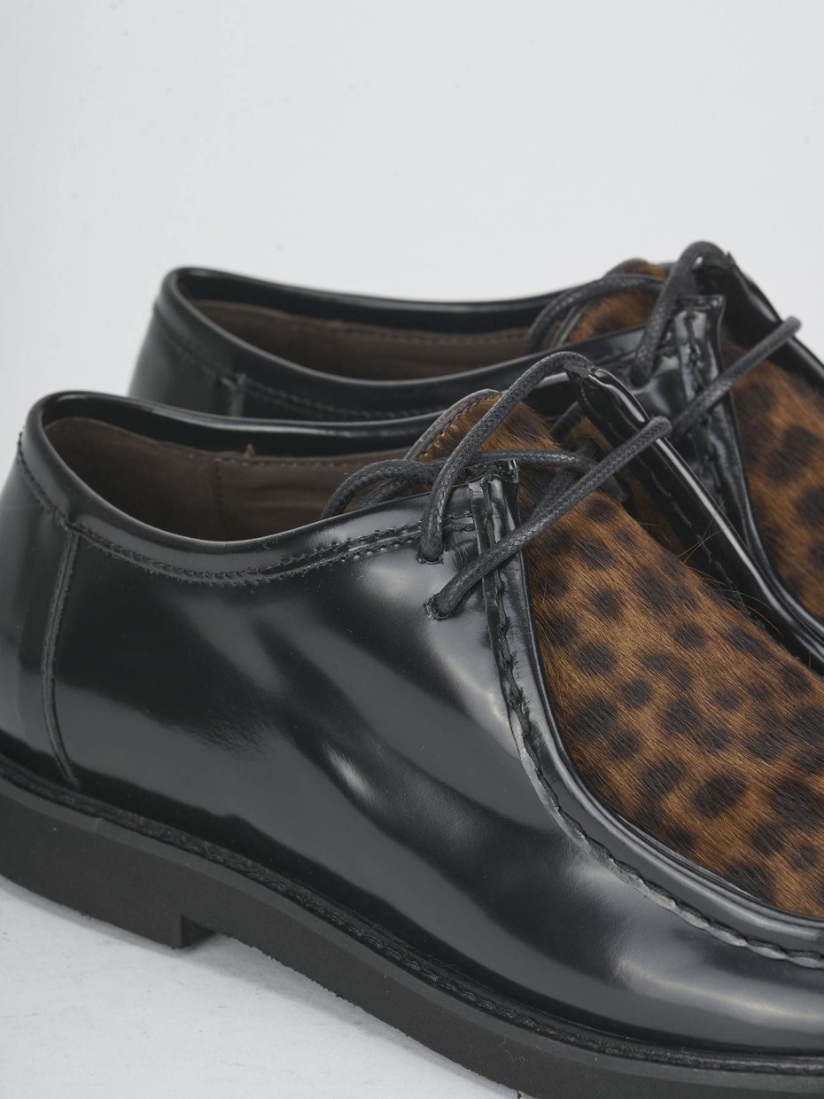 Lace-up shoes heel 2 cm black leather