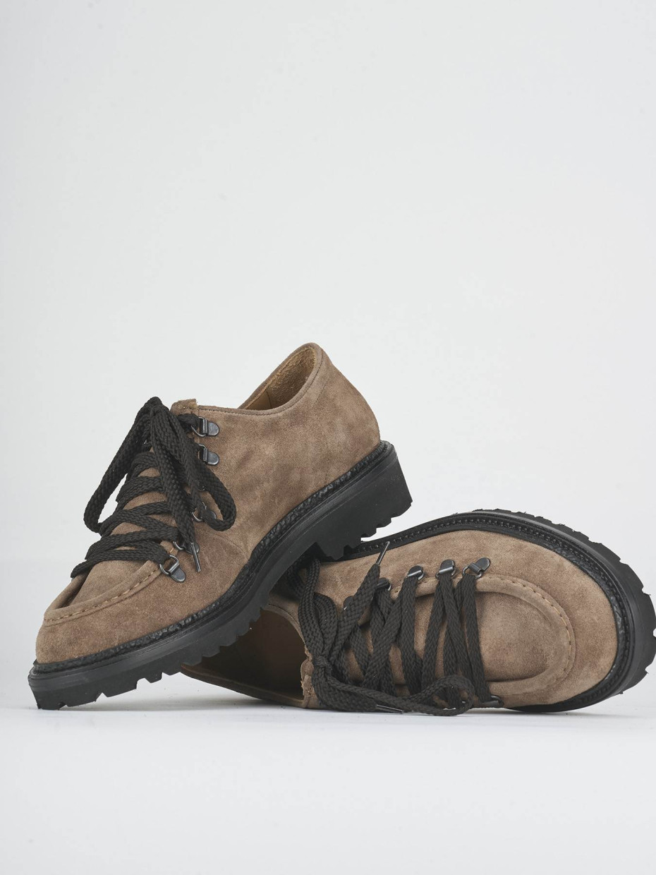 Lace-up shoes beige suede