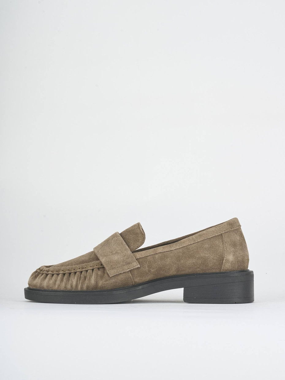 Mocasines tacón 1 cm beis ante