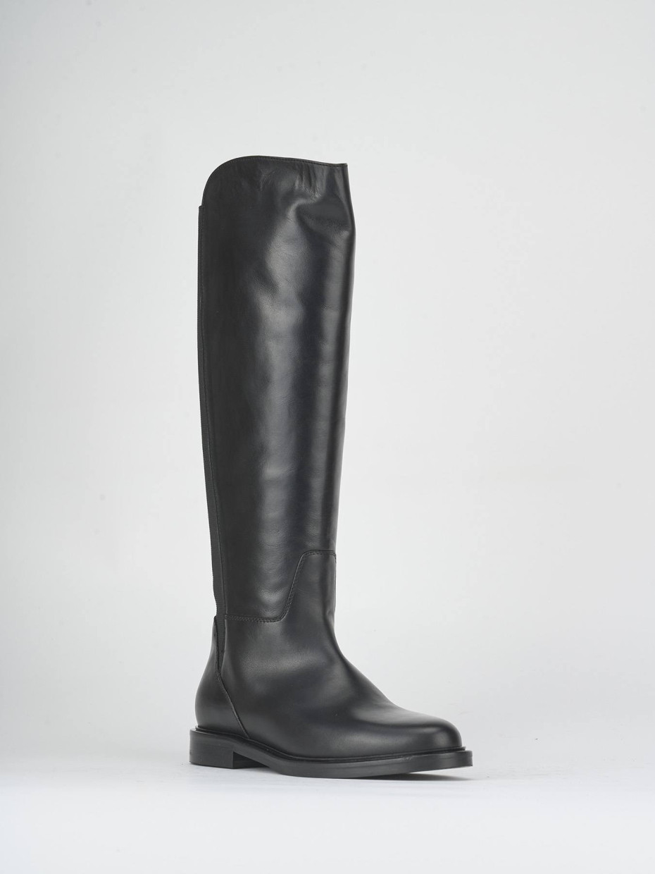 Low heel boots heel 2 cm black leather