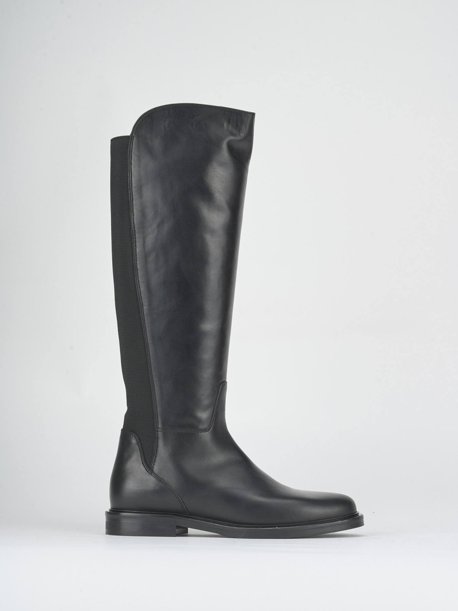 Low heel boots heel 2 cm black leather