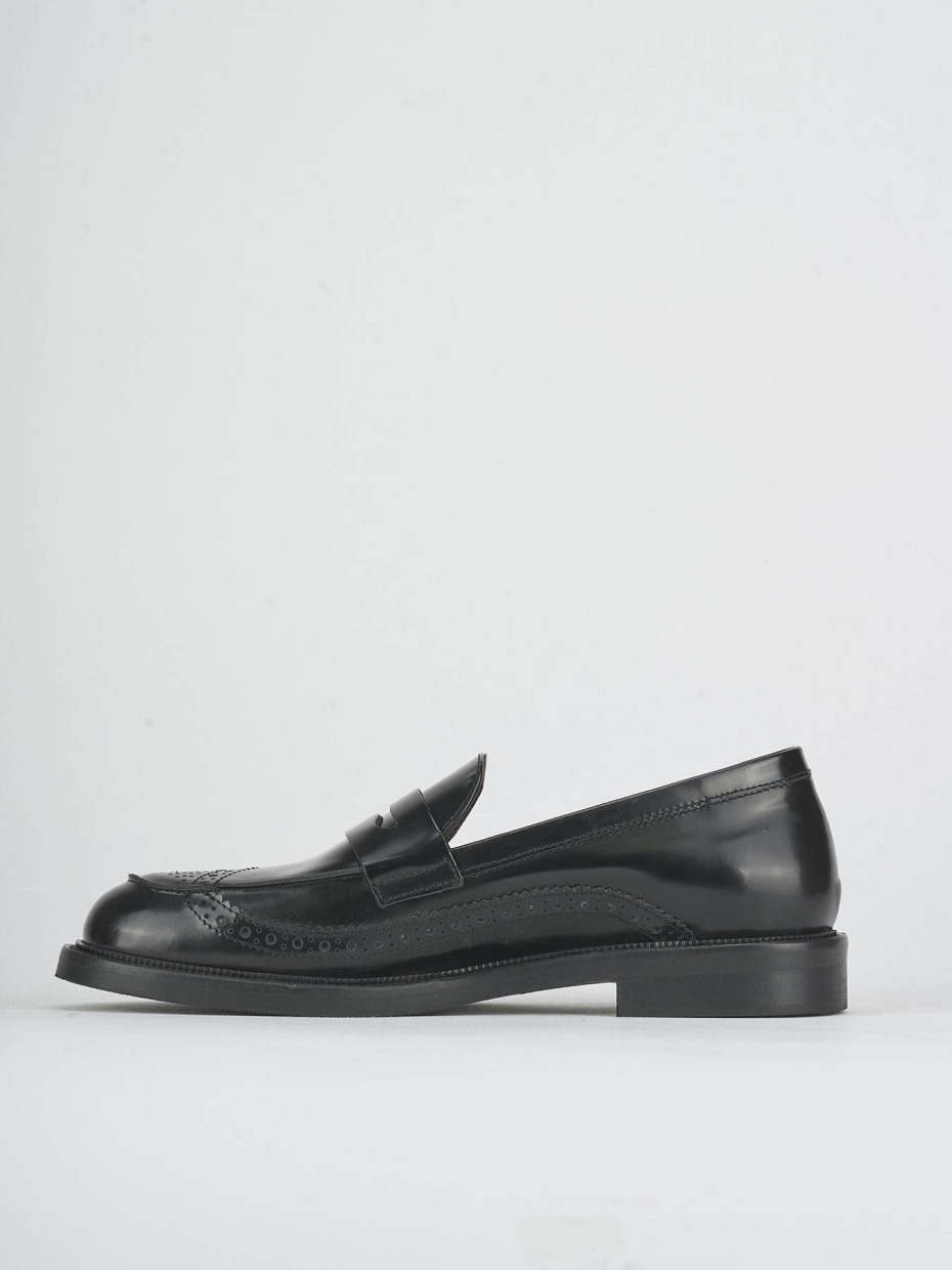 Loafers heel 2 cm black leather