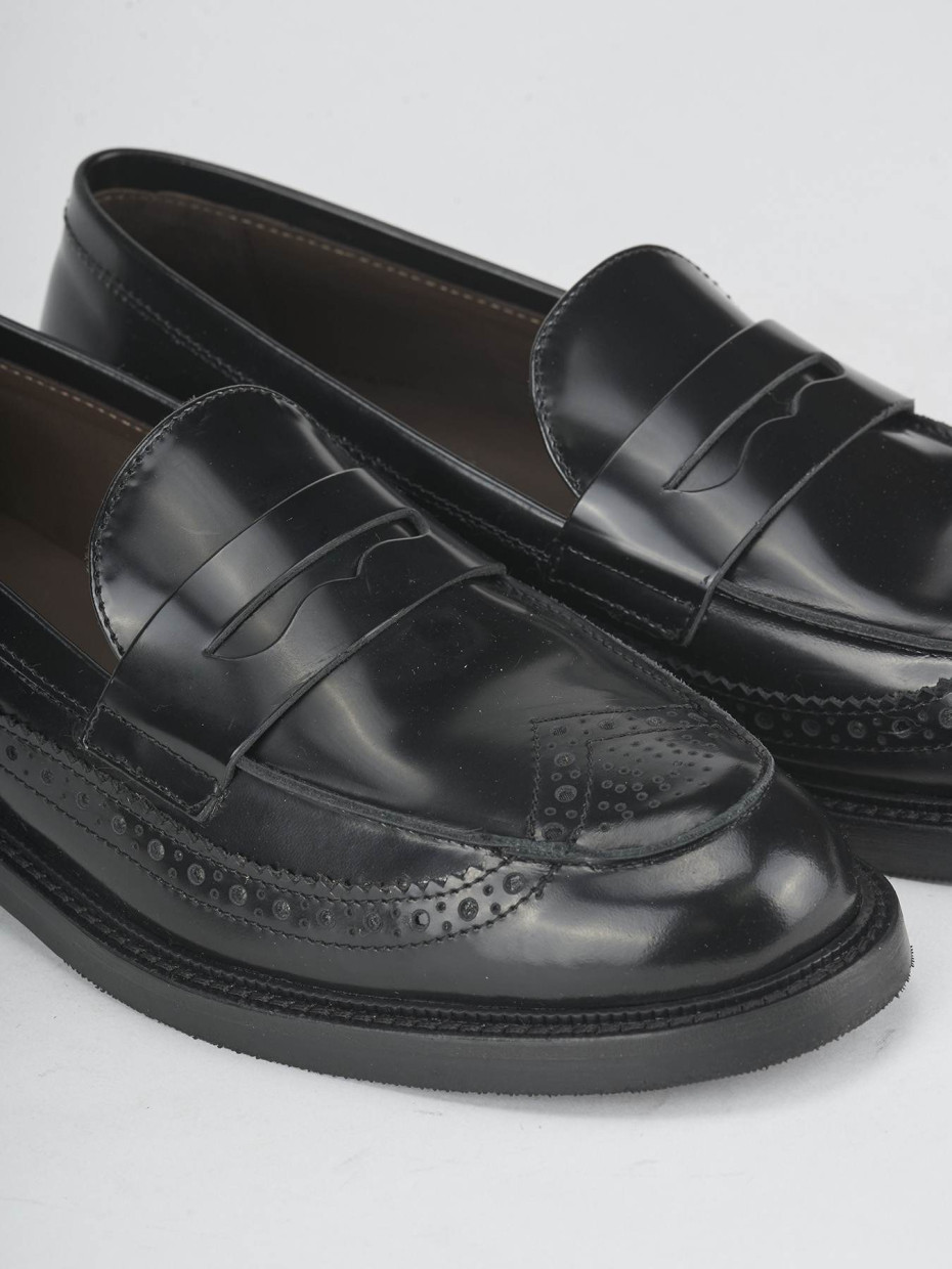 Loafers heel 2 cm black leather