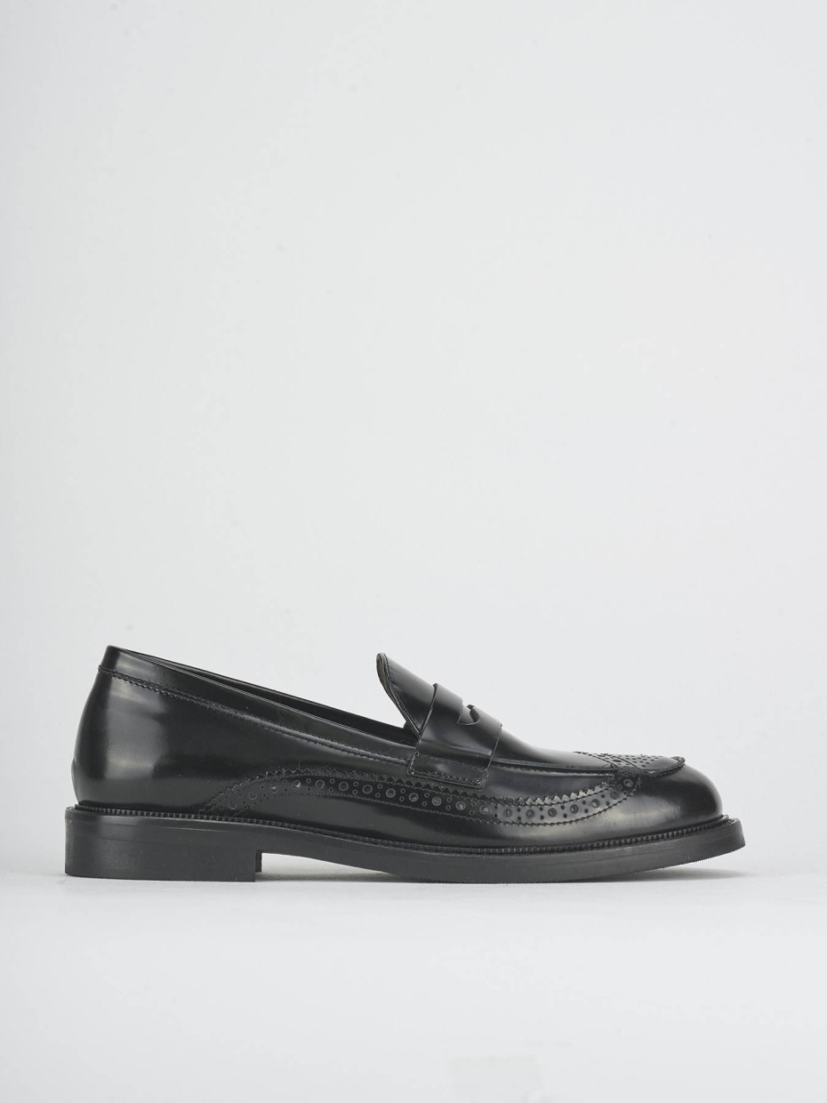 Loafers heel 2 cm black leather