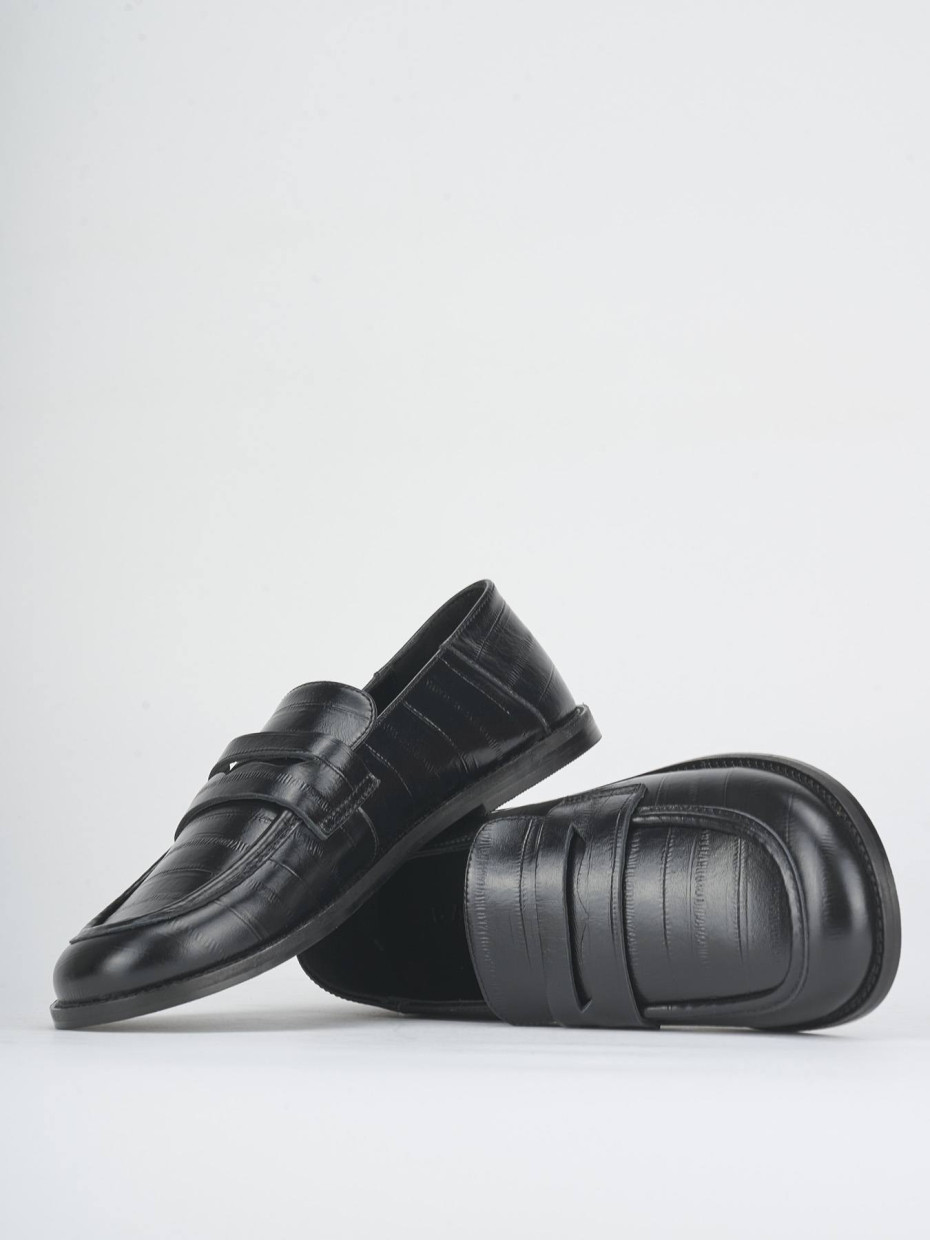 Loafers heel 1 cm black leather