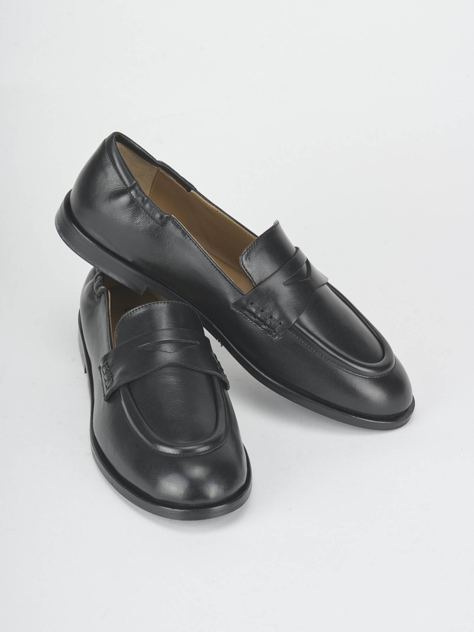 Loafers heel 1 cm black leather